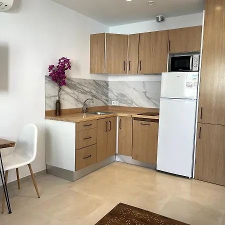 Elegant Apartment, Central, Pool And Parking Apartment *