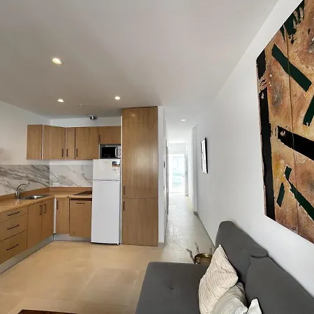 Elegant Apartment, Central, Pool And Parking Apartment